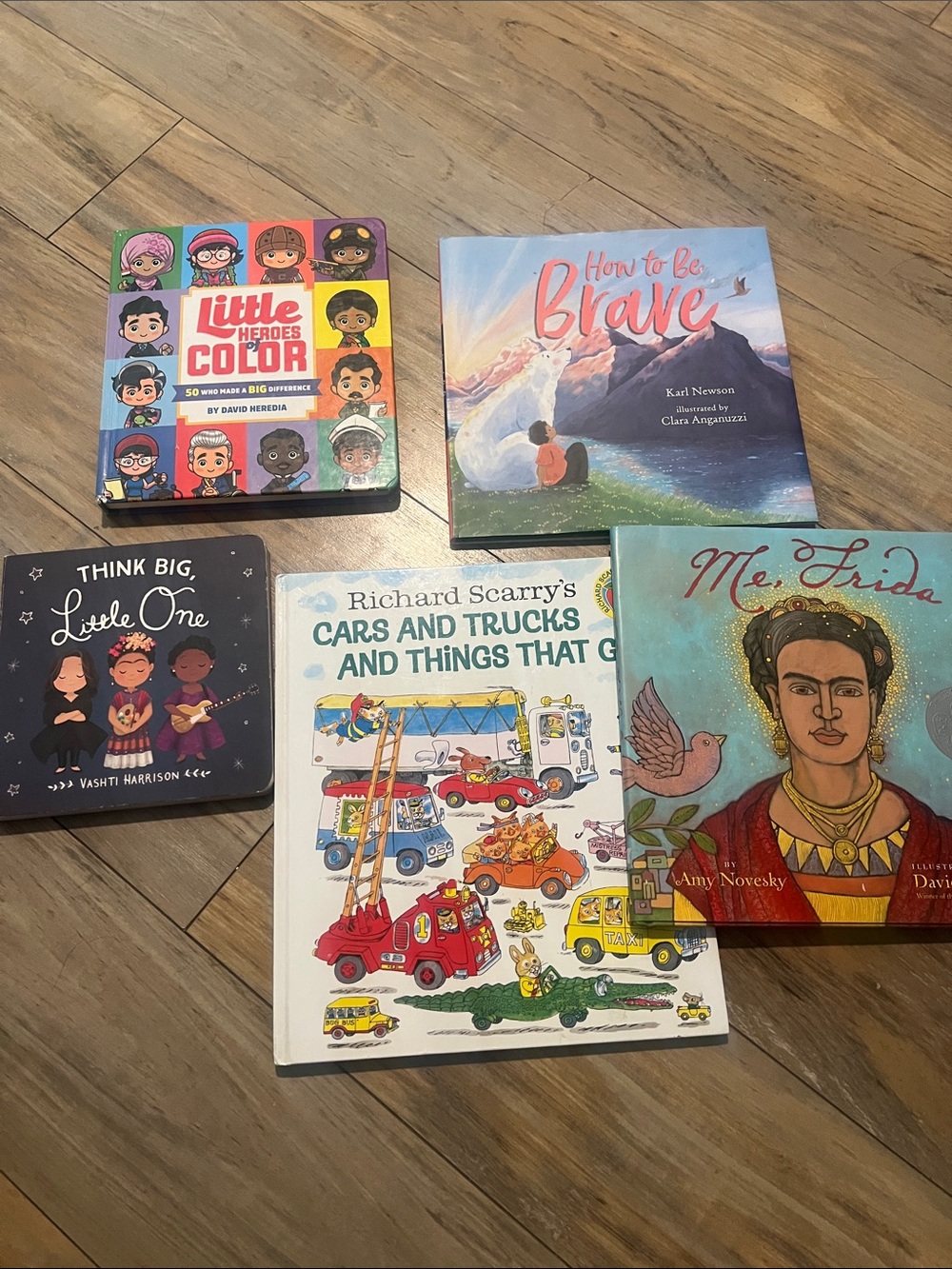 5 kids books like new